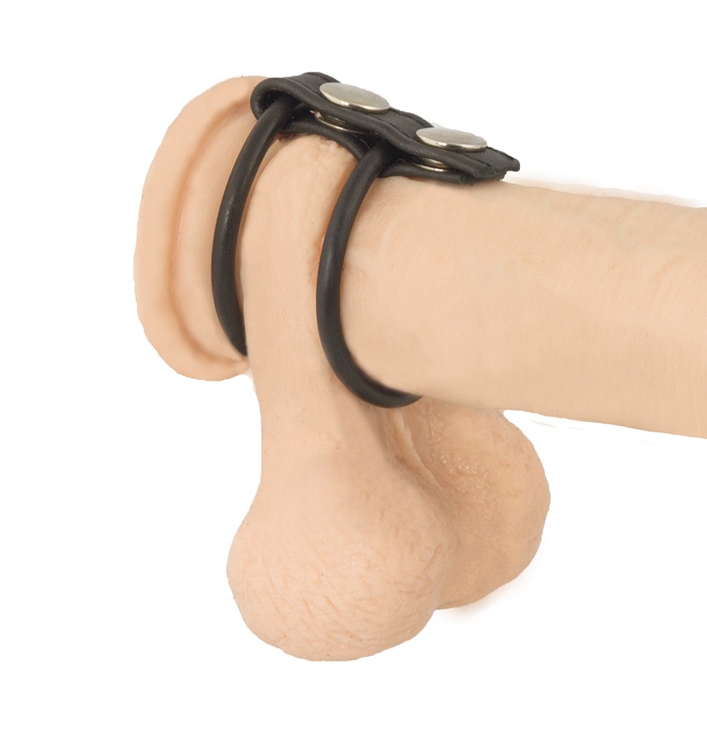 Penismanschette mit Hoden- und Penisring getragen am Dildo