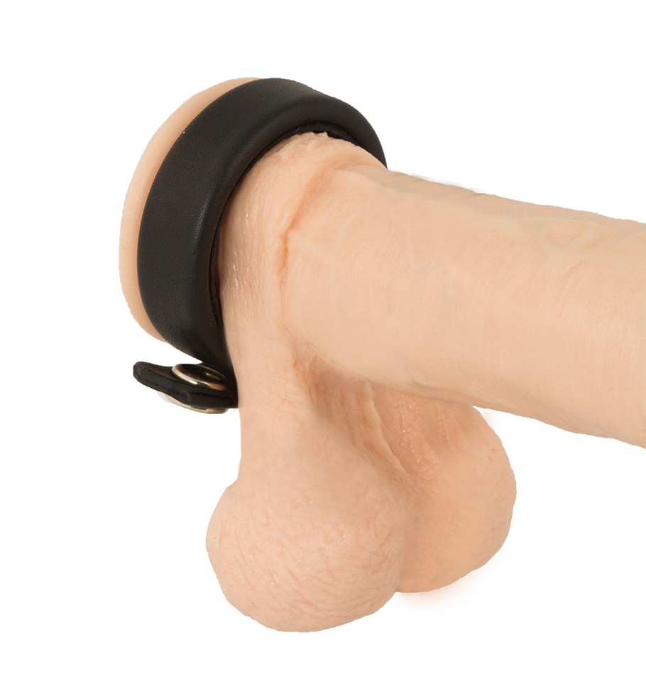 Gepolstertes Hodenband mit Innen-Dornen an einem Dildo