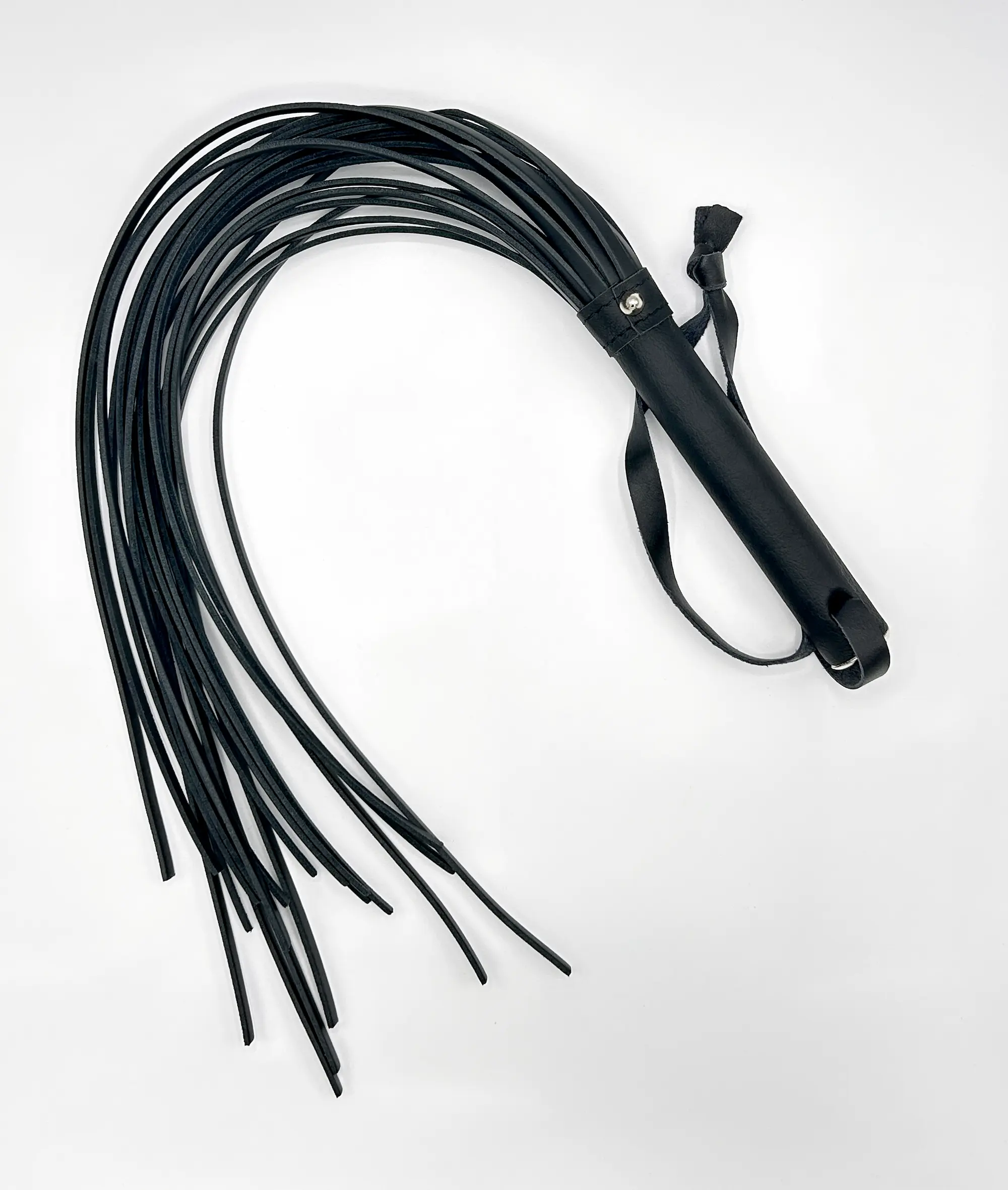 Schwarze Lederpeitsche aus Echtleder mit langen Riemen